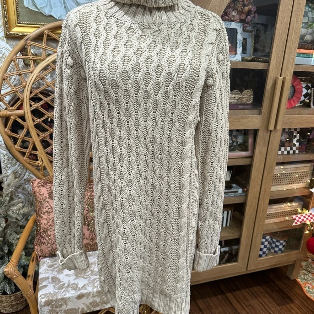 525 America Ivory Sweater Dress Turtleneck Fisherman style small Anthropologie